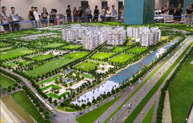Hiện tại, nhà mẫu của dự án được đặt tại toà SA2, SA3 của phân khu Sakura và tòa TK1, TK2 của phân khu Tonkin. Anh chị có thể tới tham quan căn hộ mẫu và căn hộ thực tế, thăm quan tiến độ xây dựng của dự án để có đánh giá, cảm nhận dự án có phù hợp với tiêu chí của nhà mình hay không?